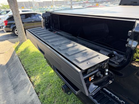 Used 2024 GMC Sierra 3500 AT4 w/ AT4 Premium Plus Package AWD/4WD image 33