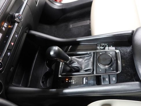 Used 2019 MAZDA MAZDA3 Hatchback FWD image 24
