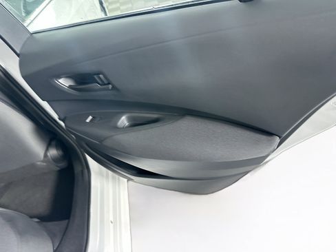 Used 2025 Toyota Corolla LE image 29