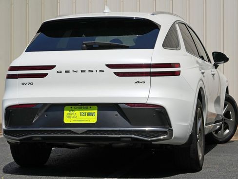 Used 2026 Genesis GV70 2.5T AWD/4WD image 5