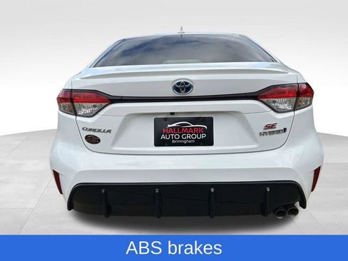 Used 2023 Toyota Corolla SE image 3