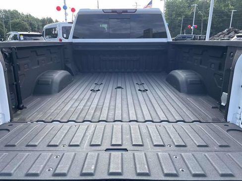 Used 2022 GMC Sierra 3500 Denali w/ Denali Ultimate Package AWD/4WD image 8