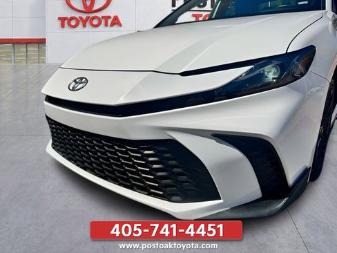 Used 2025 Toyota Camry SE FWD image 41