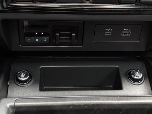 Used 2024 Nissan Titan PRO-4X w/ Pro-4x Convenience Package image 25