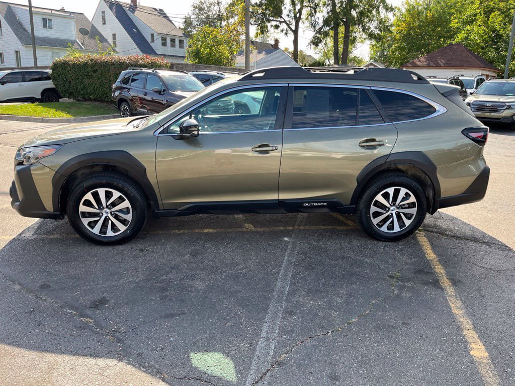 Certified 2025 Subaru Outback Premium w/ Popular Package #1A AWD/4WD image 7