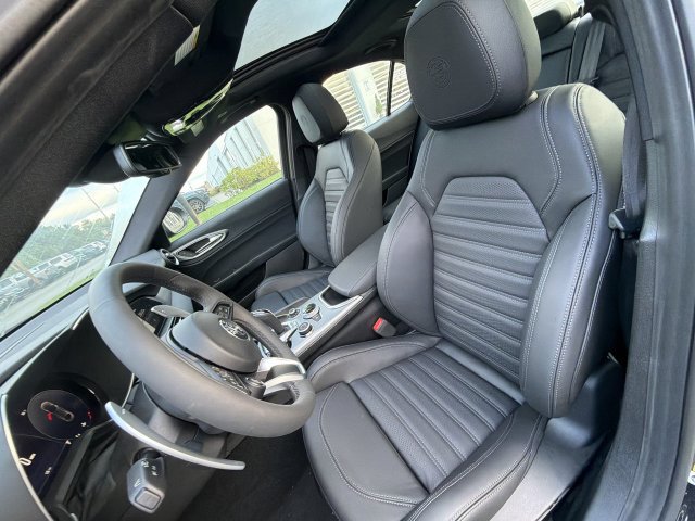 New 2026 Alfa Romeo Giulia AWD w/ Driving Assist Package image 11