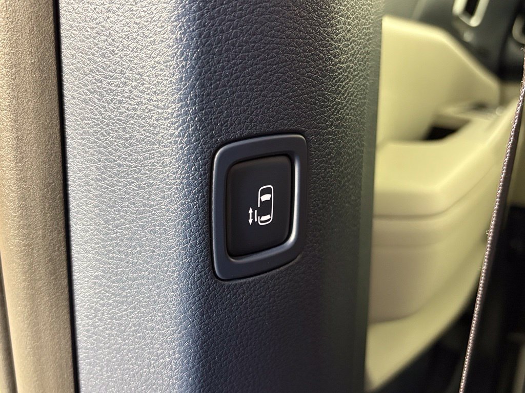 New 2026 Kia Carnival EX FWD image 37