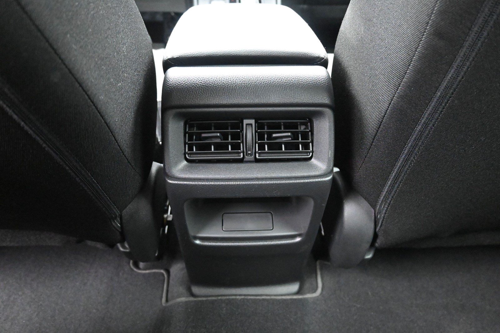 Used 2027 Honda CR-V LX image 19