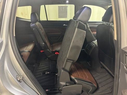 Used 2022 Volkswagen Atlas SEL Premium image 39