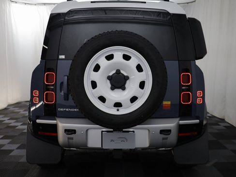 New 2025 Land Rover Defender 110 S image 18