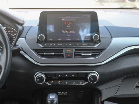 Used 2023 Nissan Altima 2.5 SR image 14