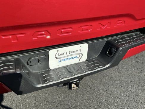 Used 2022 Toyota Tacoma TRD Off-Road w/ Technology Package image 6