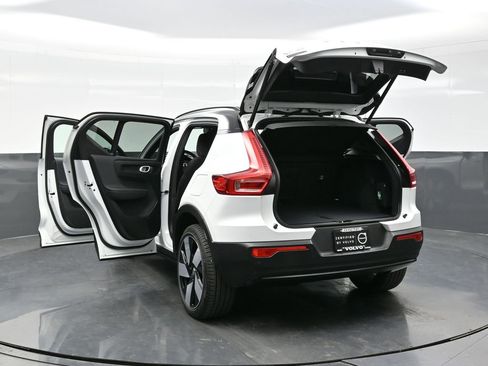 Used 2023 Volvo XC40 Recharge Ultimate w/ Protection Package Premier image 30