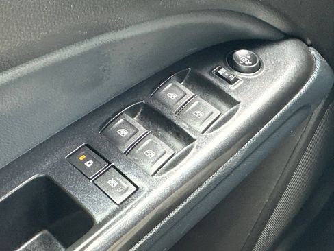 Used 2019 Chevrolet Colorado Z71 AWD/4WD image 32