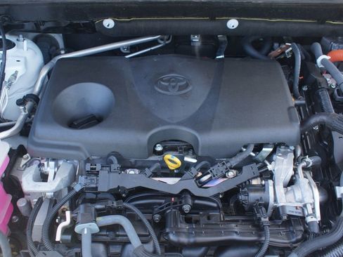 Used 2021 Toyota RAV4 Limited AWD/4WD image 30