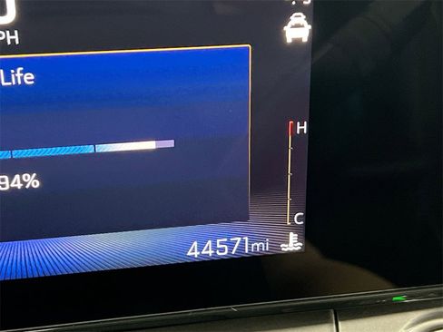 Used 2024 Chevrolet Trax ACTIV w/ Sunroof Package image 12