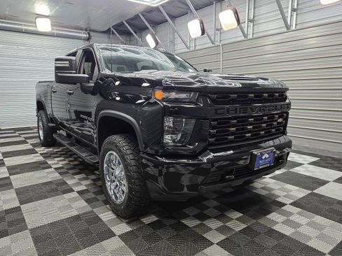 Used 2022 Chevrolet Silverado 2500 Custom w/ Custom Convenience Package AWD/4WD image 4