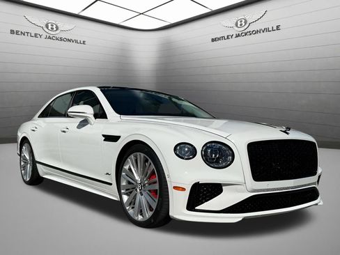 Used 2025 Bentley Flying Spur Plug-In Hybrid AWD/4WD image 9