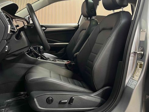 Used 2021 Volkswagen Jetta SE FWD image 26