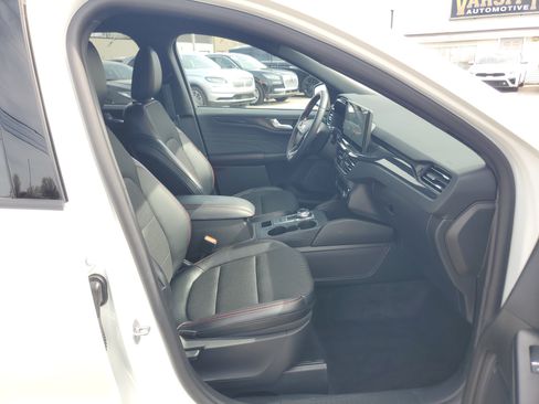 Used 2024 Ford Escape ST-Line w/ Tech Pack #1 AWD/4WD image 9