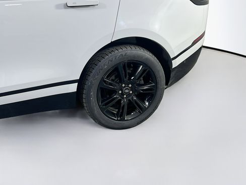 Used 2021 Land Rover Range Rover Velar R-Dynamic S image 31