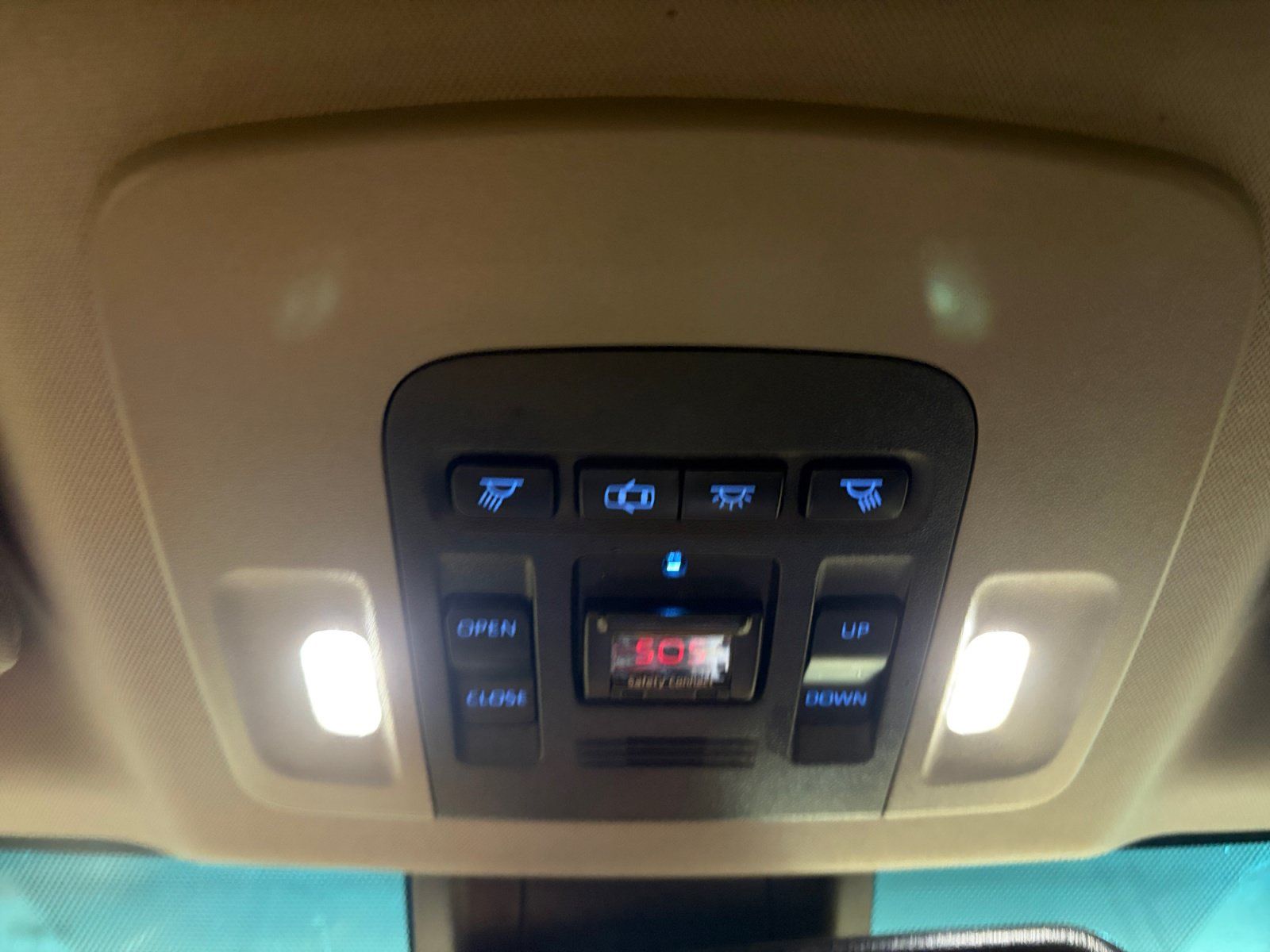 Used 2019 Toyota Camry SE w/ Audio Package FWD image 18