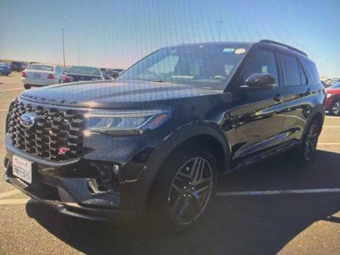 Used 2025 Ford Explorer ST w/ Sun And Sound Package AWD/4WD image 1