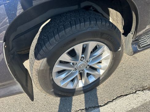 Used 2018 Lexus GX 460 Premium w/ Premium Package image 5