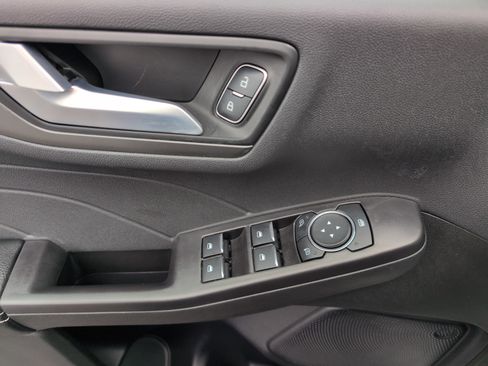 Used 2024 Ford Escape SE image 17