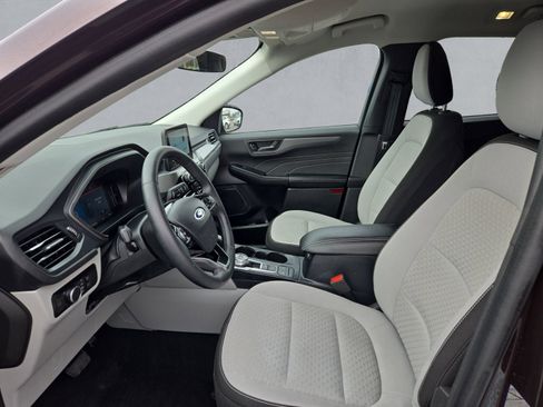 Used 2023 Ford Escape Active image 11