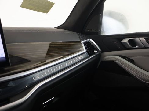 Used 2026 BMW X7 xDrive40i w/ M Sport Package image 7