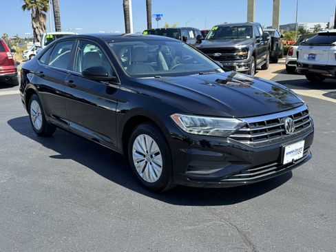 Used 2019 Volkswagen Jetta S w/ Driver Assistance Package FWD image 2