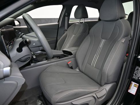 Used 2024 Hyundai Elantra SEL image 10