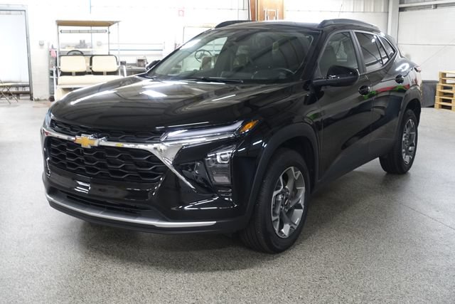 Used 2025 Chevrolet Trax LT w/ Driver Confidence Package FWD image 3