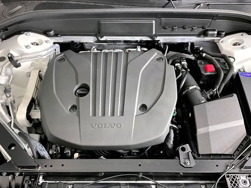 Used 2024 Volvo XC60 B5 Plus w/ Protection Package Premier image 32