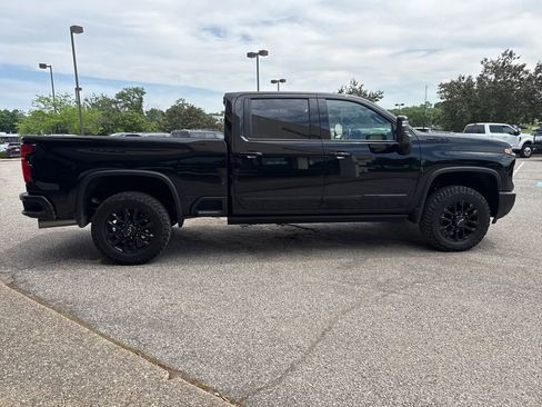 Used 2025 Chevrolet Silverado 2500 High Country w/ Midnight Edition AWD/4WD image 13