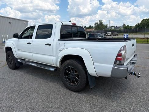 Used 2014 Toyota Tacoma PreRunner w/ SR5 Package RWD image 4