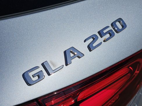 Used 2025 Mercedes-Benz GLA 250 image 13