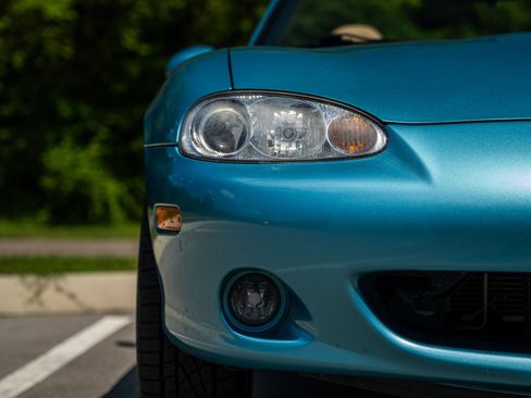Used 2001 MAZDA MX-5 Miata RWD image 26