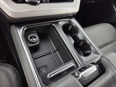 New 2026 Ford Expedition Active RWD image 10