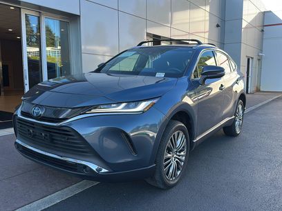 Used 2021 Toyota Venza XLE w/ Softex Package