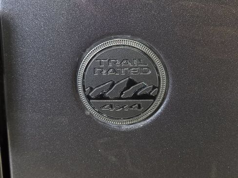 Used 2025 Jeep Gladiator Sport AWD/4WD image 10
