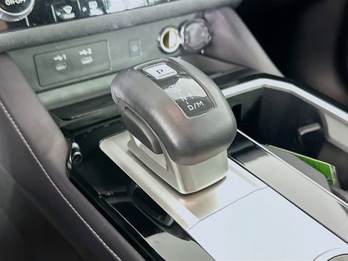 Used 2025 Mitsubishi Outlander SE FWD image 25