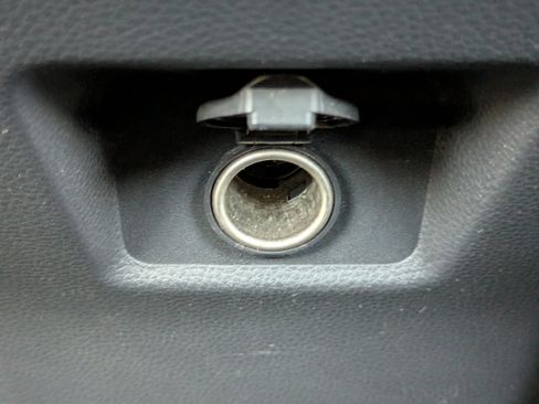 Used 2019 Toyota RAV4 LE w/ Carpet Mat Package image 9