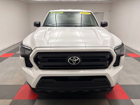 Used 2025 Toyota Tacoma SR image 2