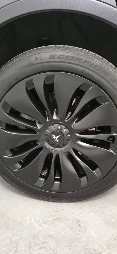 Used 2025 Tesla Model Y Long Range AWD/4WD image 8