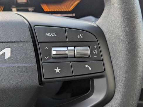 New 2025 Kia K4 LX image 31