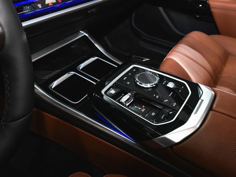 Used 2025 BMW 760i xDrive image 50