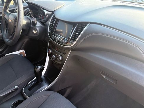 Used 2020 Chevrolet Trax LS FWD image 20