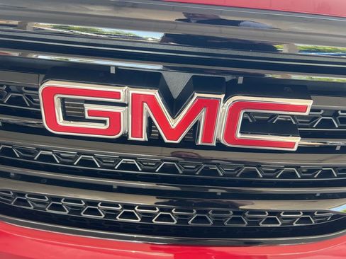 Used 2019 GMC Acadia SLT w/ Black Edition FWD image 30
